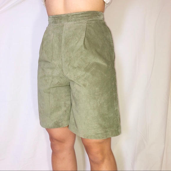 Danier Leather Green Suede High Waisted Shorts Sz4 - Picture 2 of 5